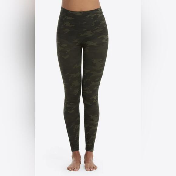 Spanx Look At Me Now Green Camo Leggings Size Medium - Picture 1 of 5